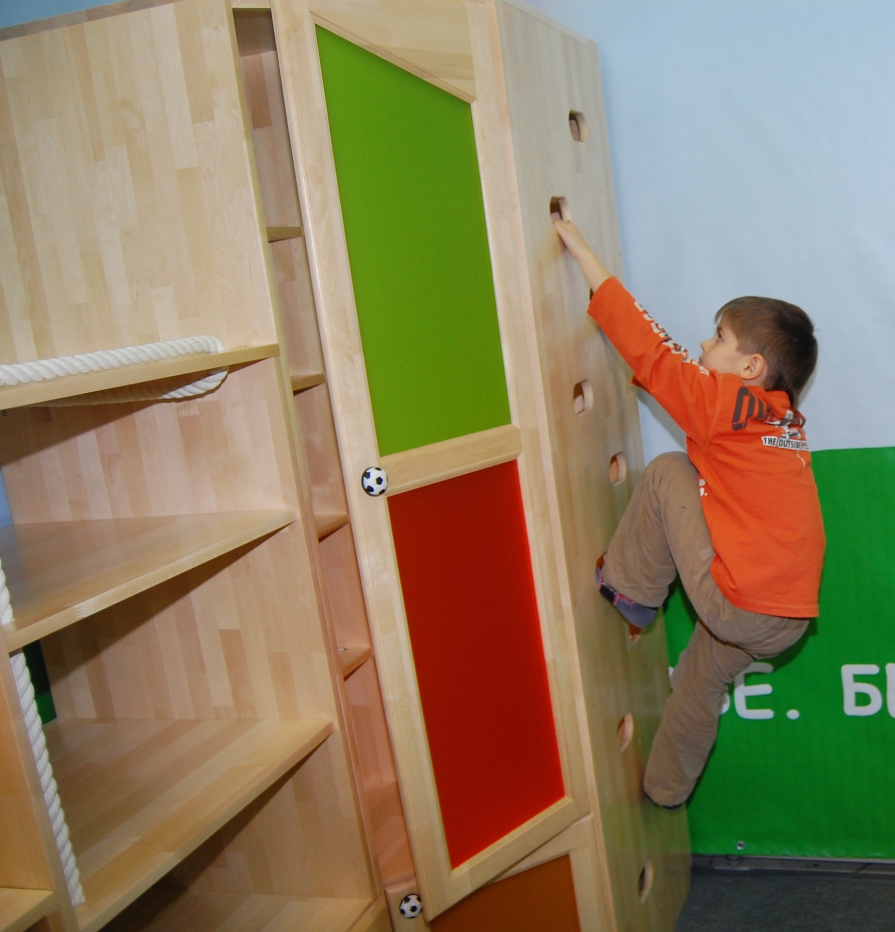 угловой спортивный шкаф полосатая лошадь официальный сайт