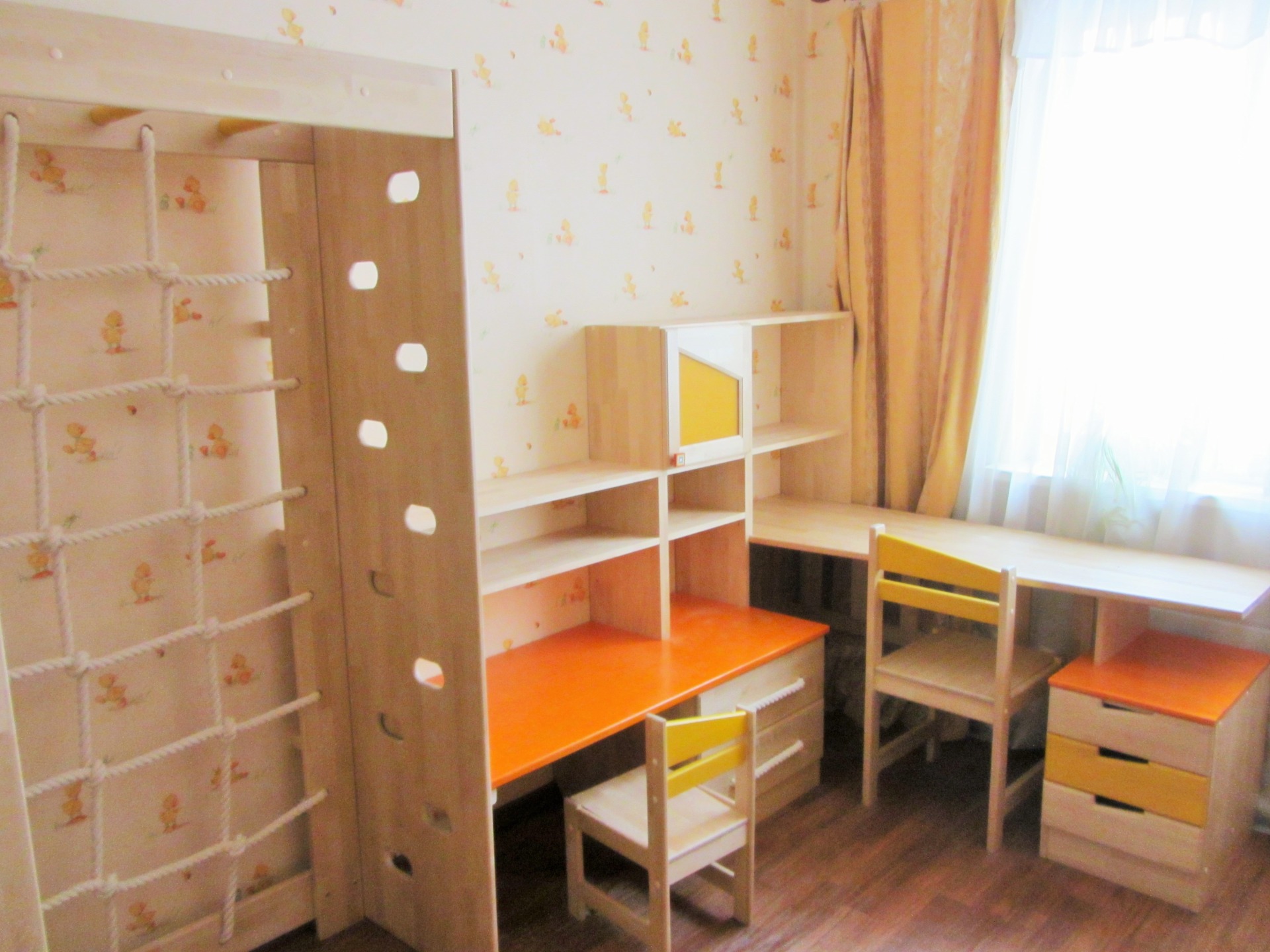 детский письменный стол для двоих детей полосатая лошадка